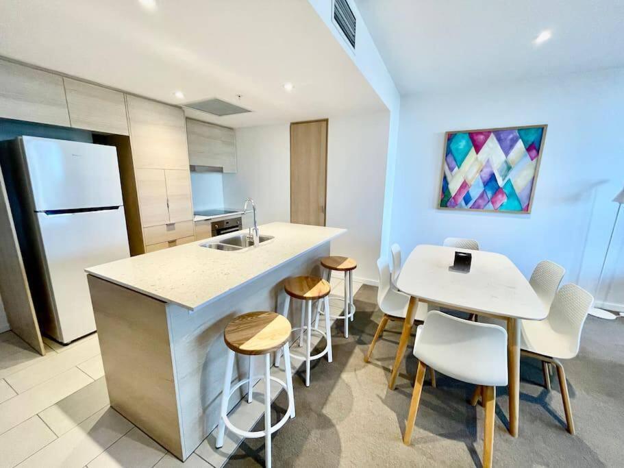 Broadbeach Apartment Level 10 With Beach Views Голд-Кост Екстер'єр фото