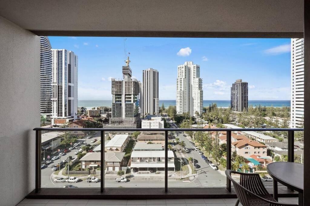 Broadbeach Apartment Level 10 With Beach Views Голд-Кост Екстер'єр фото