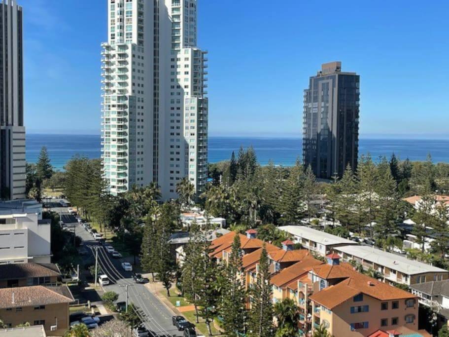 Broadbeach Apartment Level 10 With Beach Views Голд-Кост Екстер'єр фото